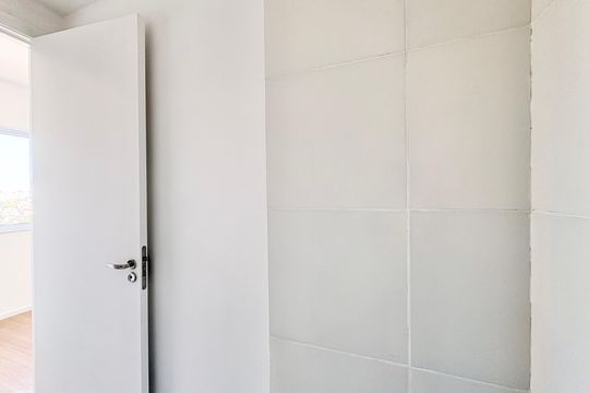 Banheiro de kitnet/studio para alugar com 1 quarto, 17m² em Freguesia do Ó, São Paulo