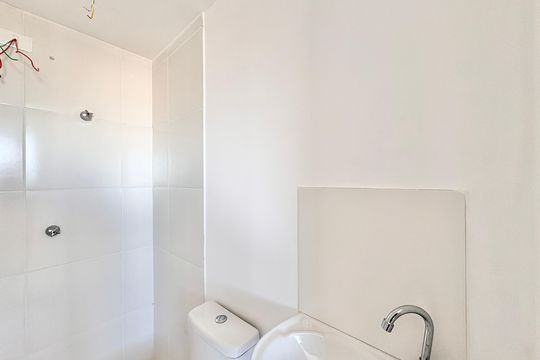 Banheiro de kitnet/studio para alugar com 1 quarto, 17m² em Freguesia do Ó, São Paulo