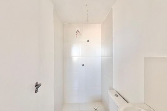 Banheiro de kitnet/studio para alugar com 1 quarto, 17m² em Freguesia do Ó, São Paulo