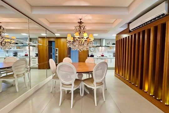 Apartamento à venda com 3 quartos, 228m² em Centro, Canoas