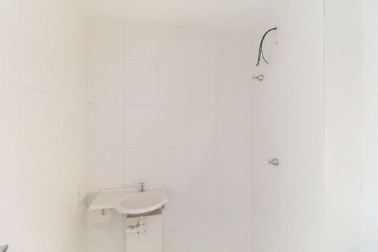 Banheiro de kitnet/studio à venda com 1 quarto, 26m² em Jardim Helena, São Paulo