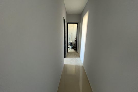 Corredor de apartamento para alugar com 1 quarto, 60m² em Freguesia (ilha do Governador), Rio de Janeiro