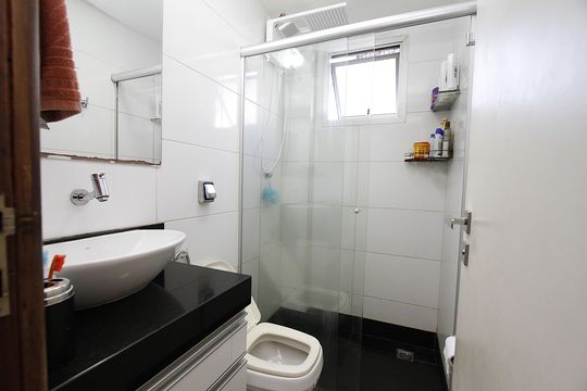 Banheiro Social de apartamento à venda com 2 quartos, 75m² em Coracao de Jesus, Belo Horizonte