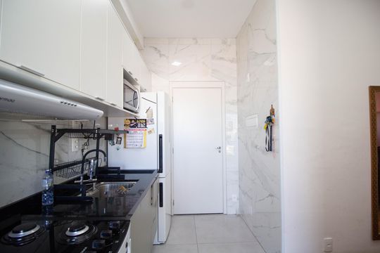 Cozinha de apartamento para alugar com 2 quartos, 42m² em Vila Marina, São Paulo