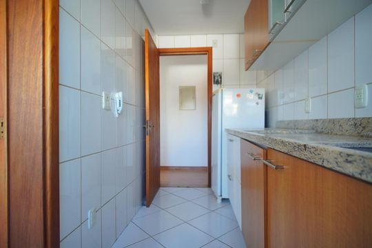 Cozinha de apartamento para alugar com 3 quartos, 94m² em Passo D’areia, Porto Alegre