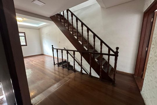 Casa à venda com 3 quartos, 190m² em Jardim Silveira, Barueri