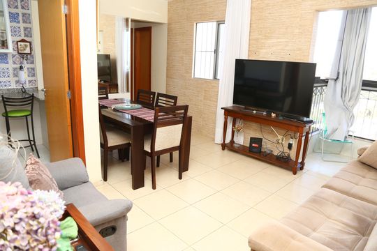 Sala de apartamento à venda com 2 quartos, 70m² em Alto da Glória, Goiânia