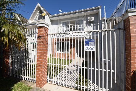Plaquinha de casa para alugar com 3 quartos, 120m² em São Lourenço, Curitiba