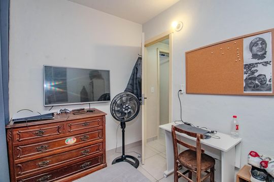 Quarto 2 de apartamento para alugar com 2 quartos, 49m² em Rubem Berta, Porto Alegre