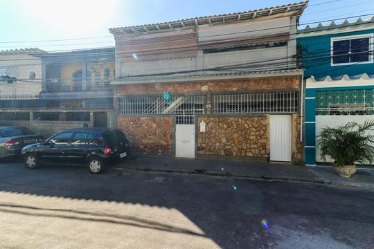 Fachada de casa para alugar com 3 quartos, 100m² em Realengo, Rio de Janeiro