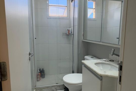 Banheiro da Suíte de apartamento à venda com 2 quartos, 60m² em São José, Canoas