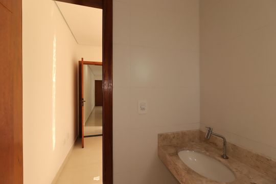 Banheiro da Suíte de apartamento para alugar com 2 quartos, 68m² em Vila Curuçá, Santo André