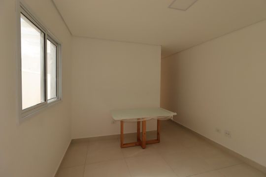 Sala de apartamento à venda com 2 quartos, 68m² em Vila Curuçá, Santo André