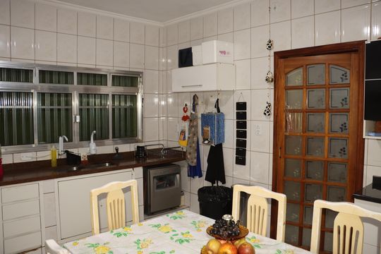 Cozinha de casa à venda com 3 quartos, 160m² em Jardim Grimaldi, São Paulo