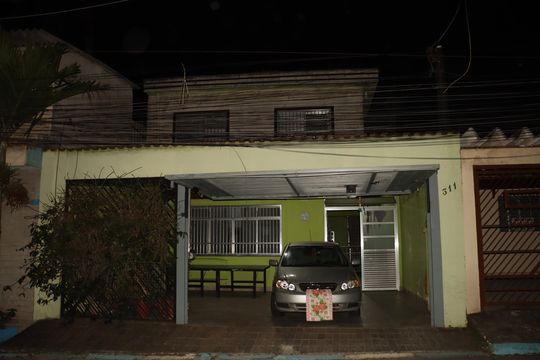 Fachada de casa à venda com 3 quartos, 160m² em Jardim Grimaldi, São Paulo