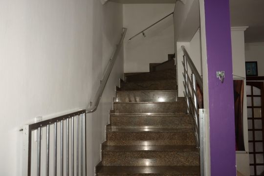 Corredor de casa à venda com 3 quartos, 160m² em Jardim Grimaldi, São Paulo