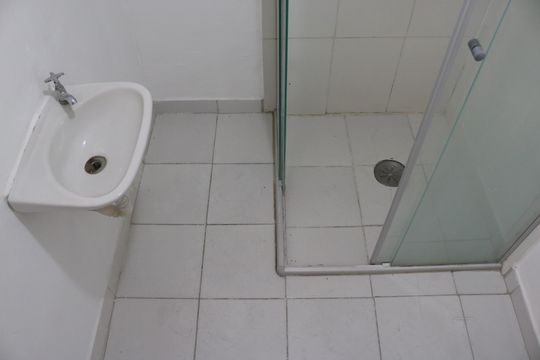 Banheiro de apartamento à venda com 3 quartos, 74m² em Sumarezinho, São Paulo
