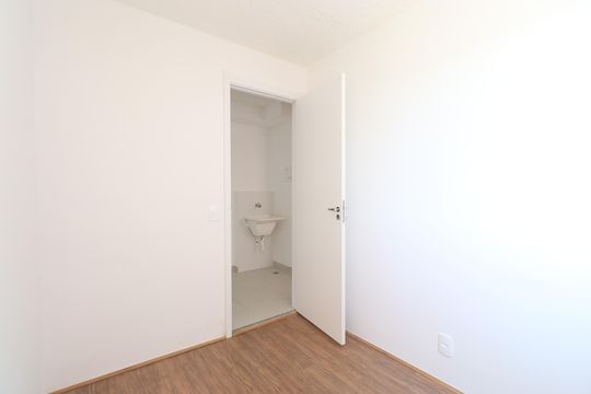 Quarto 2 de apartamento à venda com 2 quartos, 34m² em Parque Industrial Tomas Edson, São Paulo