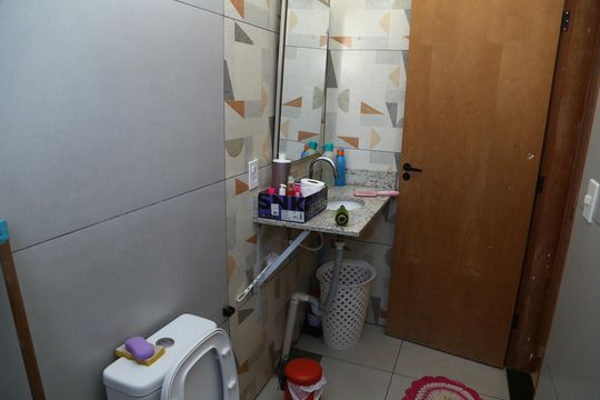 Banheiro da Suíte 2 de casa à venda com 4 quartos, 415m² em Vila Jardim Vitoria, Goiânia