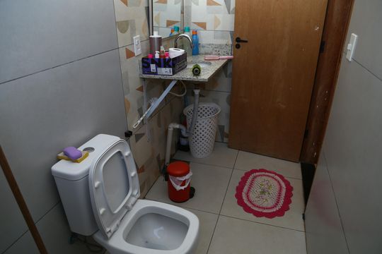 Banheiro da Suíte 2 de casa à venda com 4 quartos, 415m² em Vila Jardim Vitoria, Goiânia