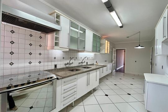 Cozinha de apartamento para alugar com 3 quartos, 140m² em Centro, Campinas
