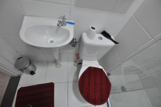 Banheiro de apartamento à venda com 2 quartos, 42m² em Vila Santos, São Paulo