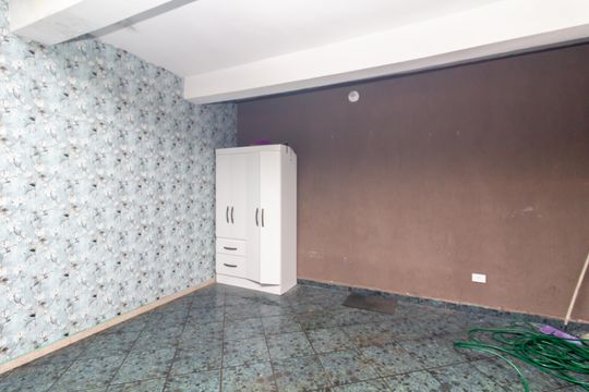 Garagem de casa à venda com 4 quartos, 300m² em Jardim Lageado, São Paulo