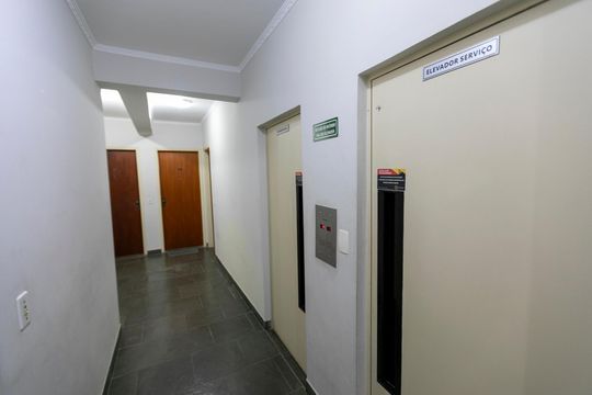 HALL DOS ELEVADORES de apartamento para alugar com 1 quarto, 50m² em Cambuí, Campinas