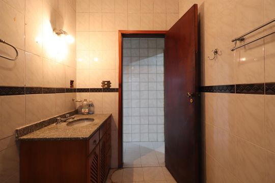 Banheiro de casa à venda com 2 quartos, 168m² em Vila Gomes Cardim, São Paulo
