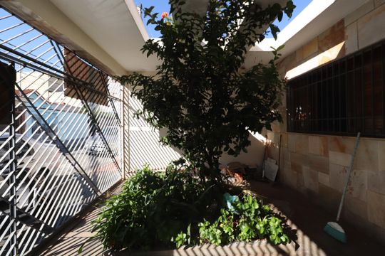 Garagem de casa à venda com 2 quartos, 168m² em Vila Gomes Cardim, São Paulo
