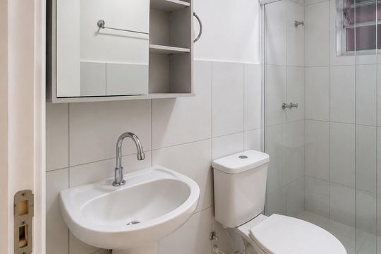 Banheiro de apartamento para alugar com 2 quartos, 48m² em Palmeiras de São José, São José dos Campos
