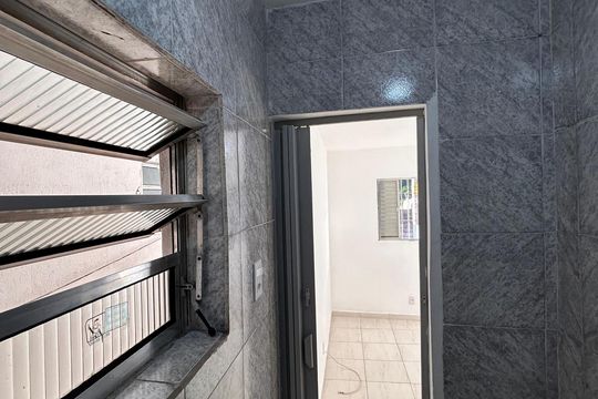 Closet de casa para alugar com 1 quarto, 40m² em Vila do Castelo, São Paulo