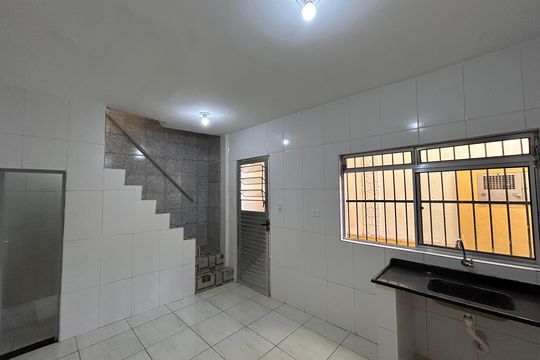 Cozinha de casa para alugar com 1 quarto, 40m² em Vila do Castelo, São Paulo