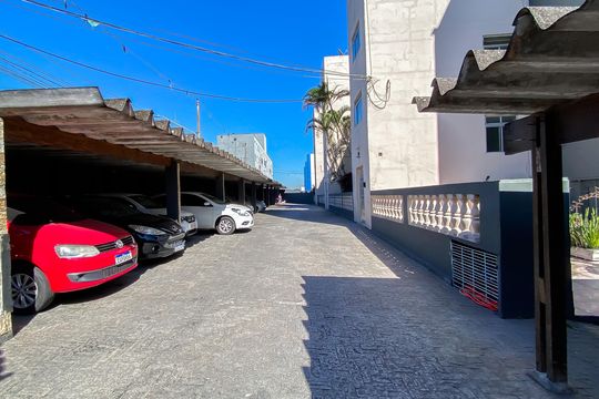 Garagem  de apartamento à venda com 2 quartos, 42m² em Conjunto Habitacional Padre Manoel de Paiva, São Paulo