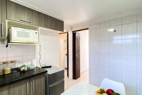 Cozinha  de apartamento à venda com 2 quartos, 42m² em Conjunto Habitacional Padre Manoel de Paiva, São Paulo