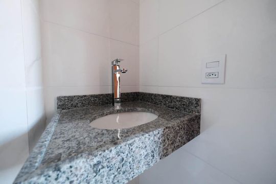 Banheiro de apartamento à venda com 2 quartos, 36m² em Vila Santana, São Paulo
