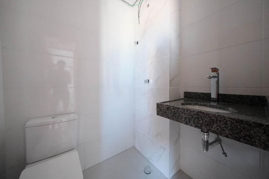 Banheiro de apartamento à venda com 2 quartos, 36m² em Vila Santana, São Paulo
