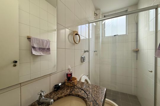 Banheiro 2 de apartamento à venda com 3 quartos, 85m² em Castelo, Belo Horizonte