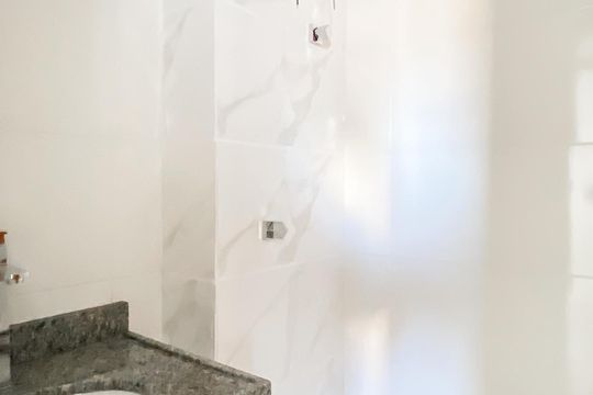 Banheiro  de apartamento à venda com 2 quartos, 36m² em Vila Santana, São Paulo