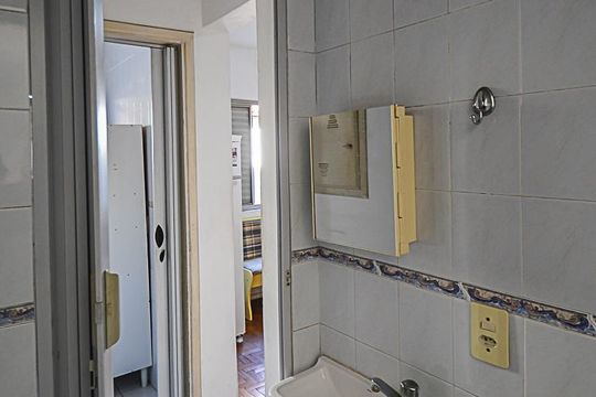 Banheiro de kitnet/studio para alugar com 1 quarto, 33m² em Assunção, São Bernardo do Campo