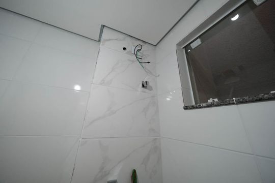 Banheiro de apartamento à venda com 2 quartos, 34m² em Vila Santana, São Paulo