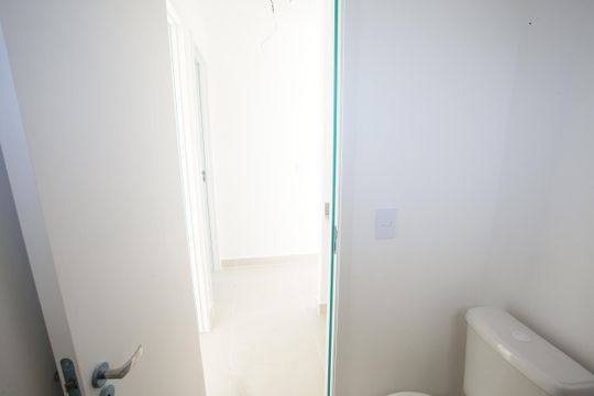 Banheiro Social de apartamento para alugar com 2 quartos, 61m² em Taquara, Rio de Janeiro