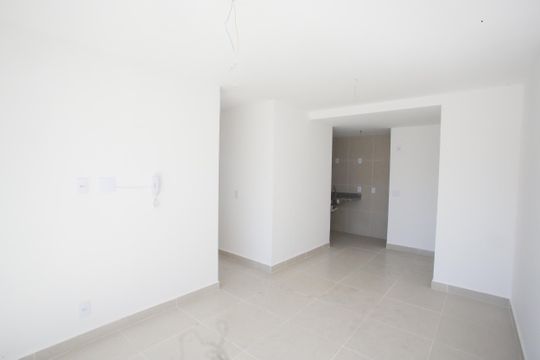 Sala de apartamento para alugar com 2 quartos, 61m² em Taquara, Rio de Janeiro