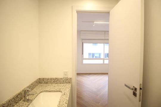 Banheiro de apartamento à venda com 0 quarto, 31m² em Moinhos de Vento, Porto Alegre