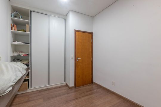 Casa à venda com 4 quartos, 291m² em Retiro, Nova Lima