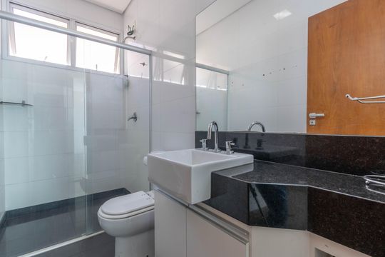 Casa à venda com 4 quartos, 291m² em Retiro, Nova Lima