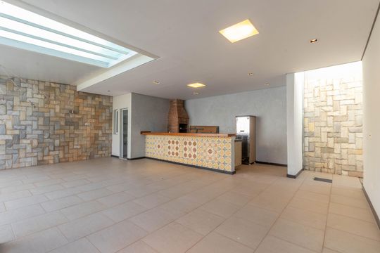 Casa à venda com 4 quartos, 291m² em Retiro, Nova Lima