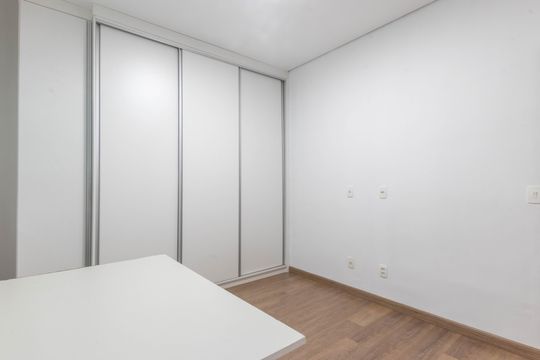 Casa à venda com 4 quartos, 291m² em Retiro, Nova Lima