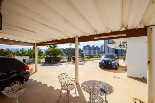 Garagem de casa à venda com 4 quartos, 310m² em Nossa Senhora do O, São Paulo