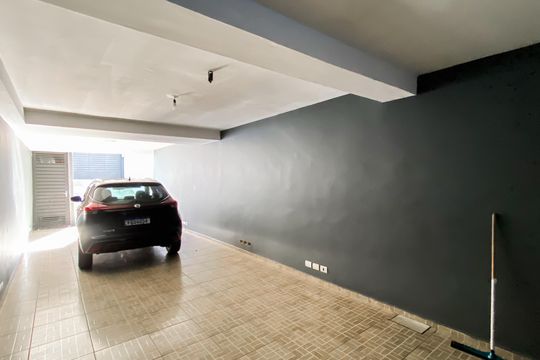 Garagem  de casa à venda com 2 quartos, 125m² em Vila Ré, São Paulo
